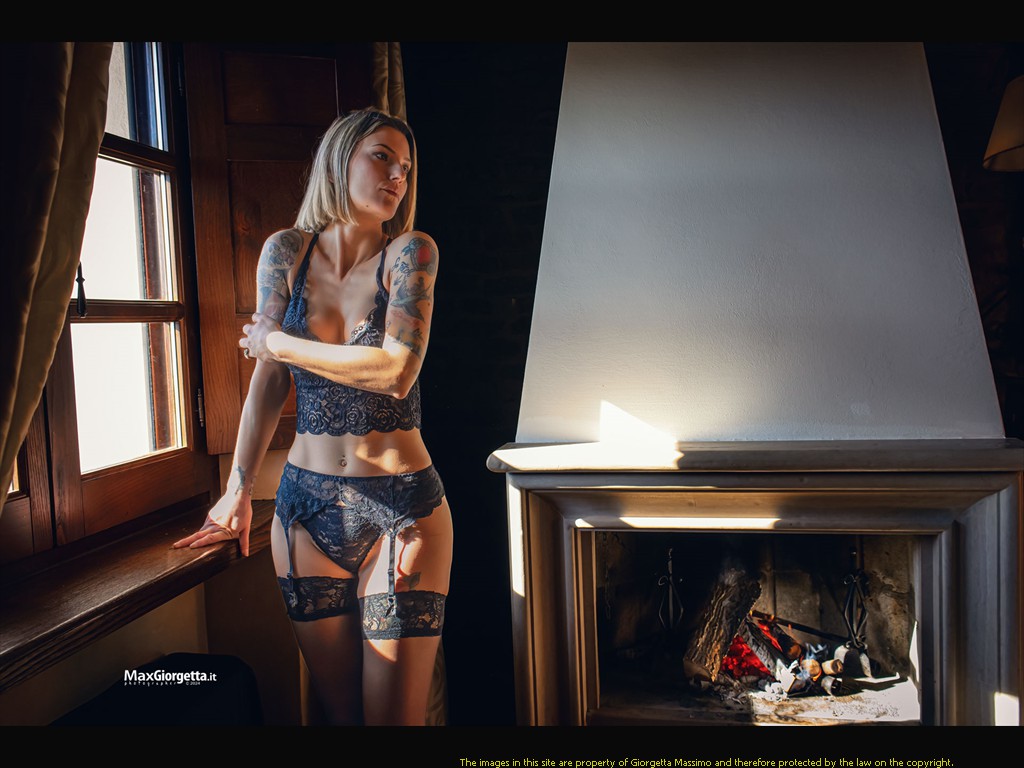 _D818308m