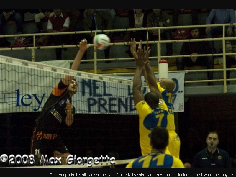 _M106842wtmk